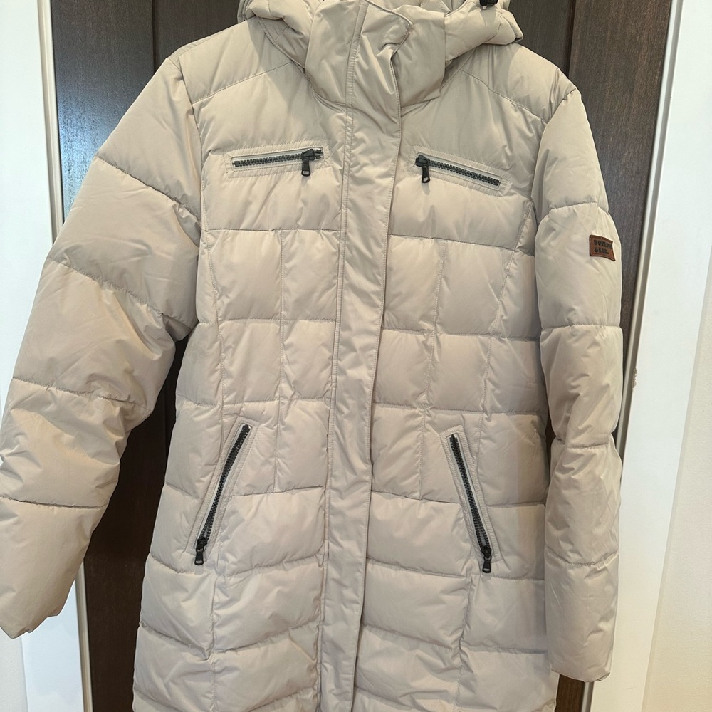 Elegant Women's Tan Puffer Coat